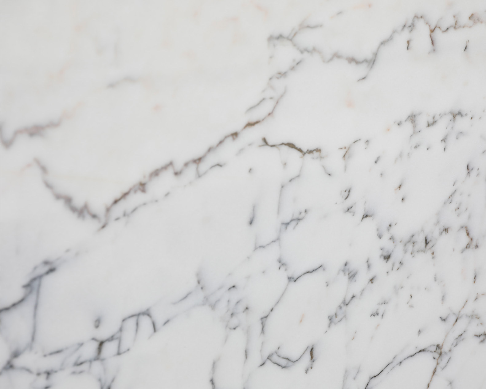 Superfície de mármore branco com veios
